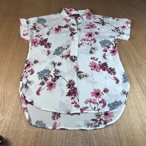 Vince Camuto Floral Sheer Blouse Women’s Small Short Sleeve Hi-Low Hem